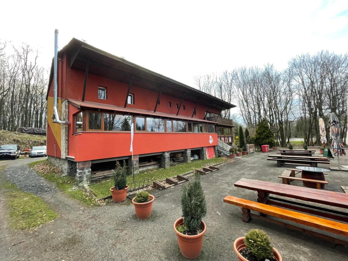 Chata Korenny Vrch Pezinska Baba Pezinok Exterior foto