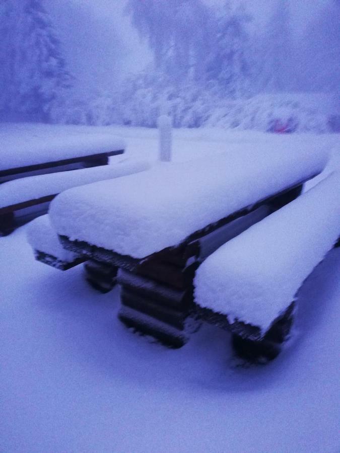 Chata Korenny Vrch Pezinska Baba Pezinok Exterior foto